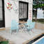 Summer - Fauteuil empilable moderne en plastique 4 pièces pour l'intérieur et l'extérieur - Dossier ergonomique à lattes, matériau PP toutes saisons, bleu ciel clair - patio, balcon, café