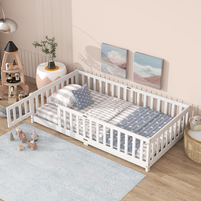 Kids Bed Soild Wood Platform Floor Bed With Safety Guardrails And Door For Bedrooms, Twin, White