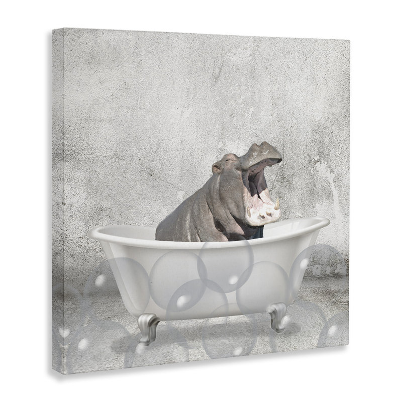 «Baby Hippo Bath Time» - reproduction d'art, H 17 po x l 17 po