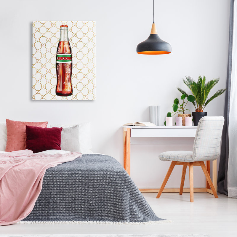Élégante bouteille de cola, motif de mode glamour par Ziwei Li - peinture sur toile flottante, H 40 po x l 30 po x P 1,5 po