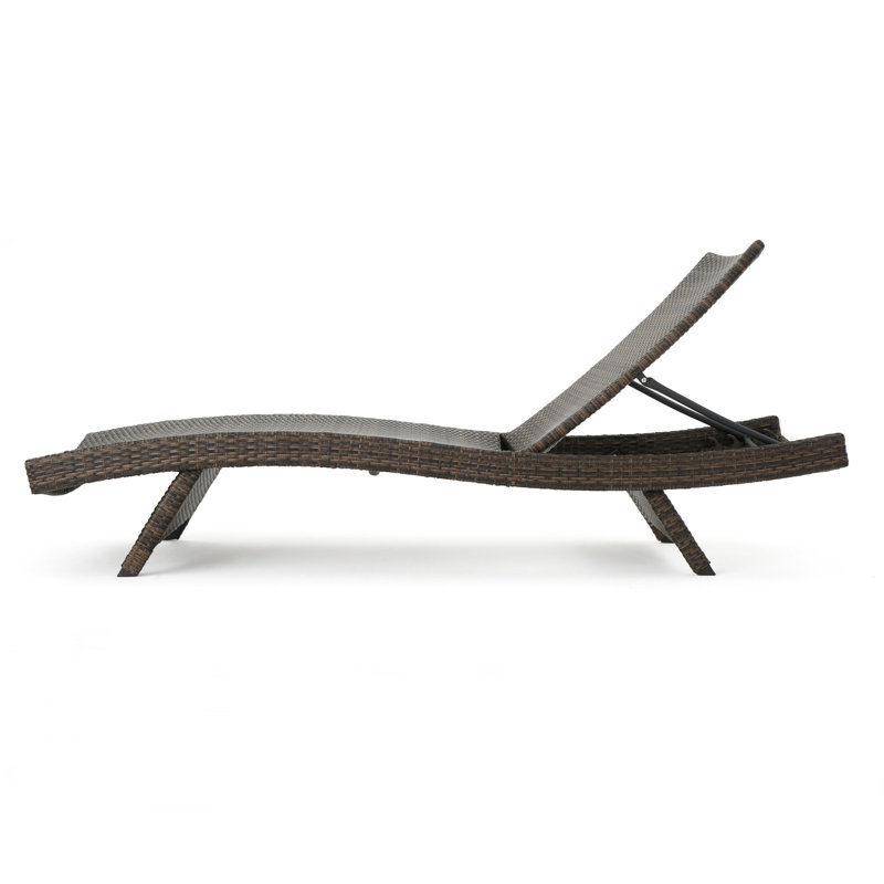 PE WICKER CHAISE LOUNGE