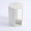 Table d'appoint hexagonale en marbre blanc naturel, surface mate lisse pour un toucher satiné, aspect doux dans la chambre,