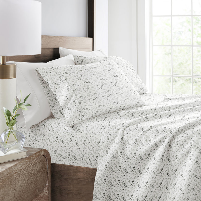 4 Piece Sheet Set Patterned Microfiber Ultra Soft Bedding in Floral Dream, Queen, White Green