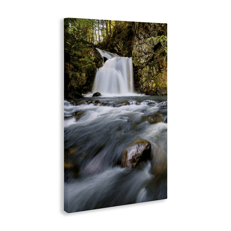 Toile en cascade d'eau fraîche, conception de Sean Greenough, H 24 po x l 16 po
