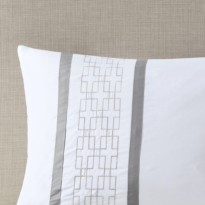 Édredon pour très grand lit 8 pièces - Élégante décoration brodée avec literie grise et blanche