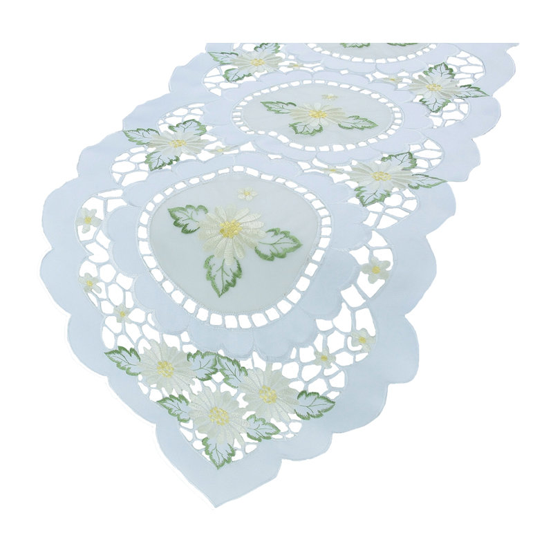 Chemin de table nappe brodéed Sherell, L 54 po x l 15 po