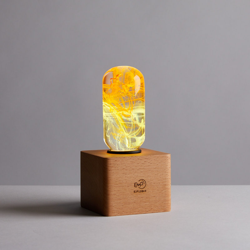 Lampe de table en bois 6,3 po