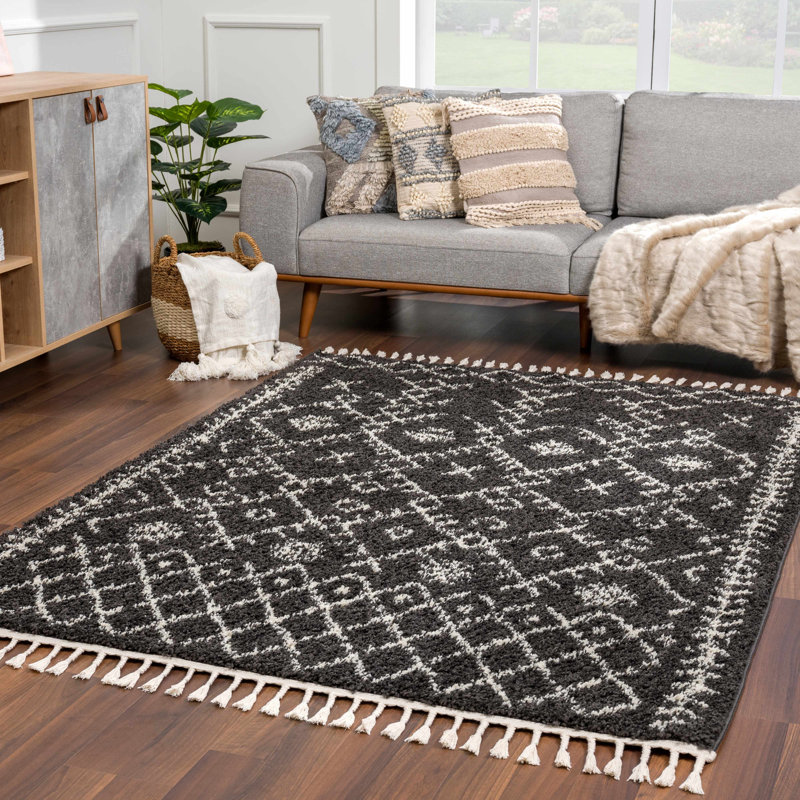 Tapis noir en polypropylène tissé à la machine Jordison, Rectangle 6 pi 7 po x 9 pi