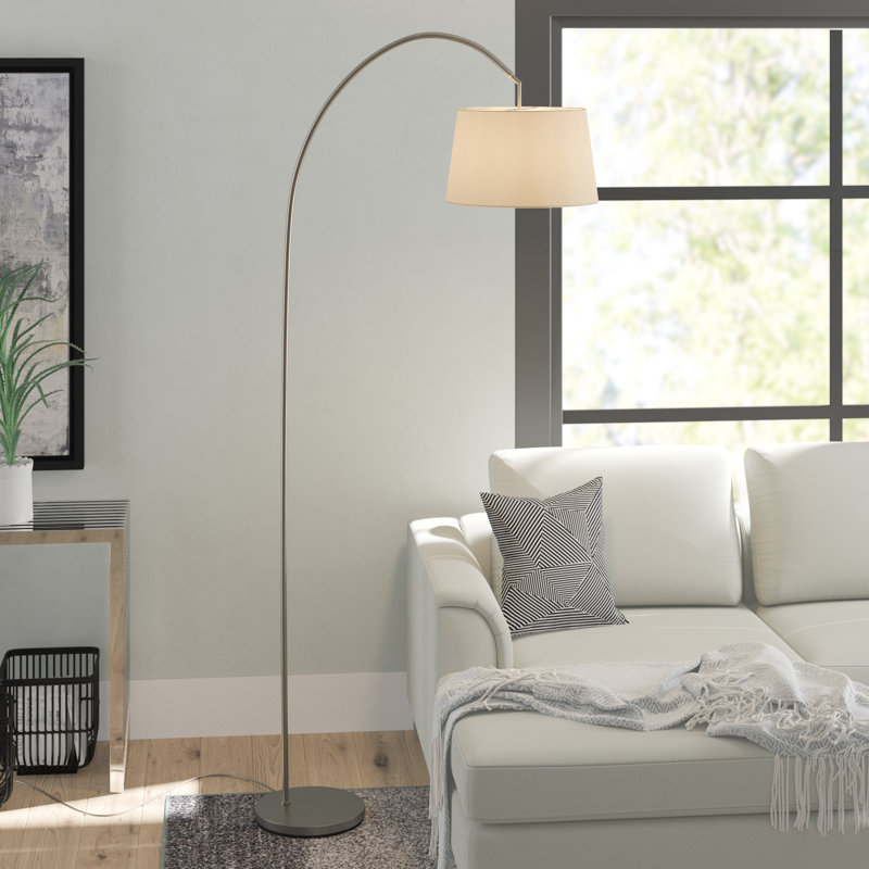 Lampe sur pied arquée 83 po Keanna, Acier satiné avec abat-jour en lin