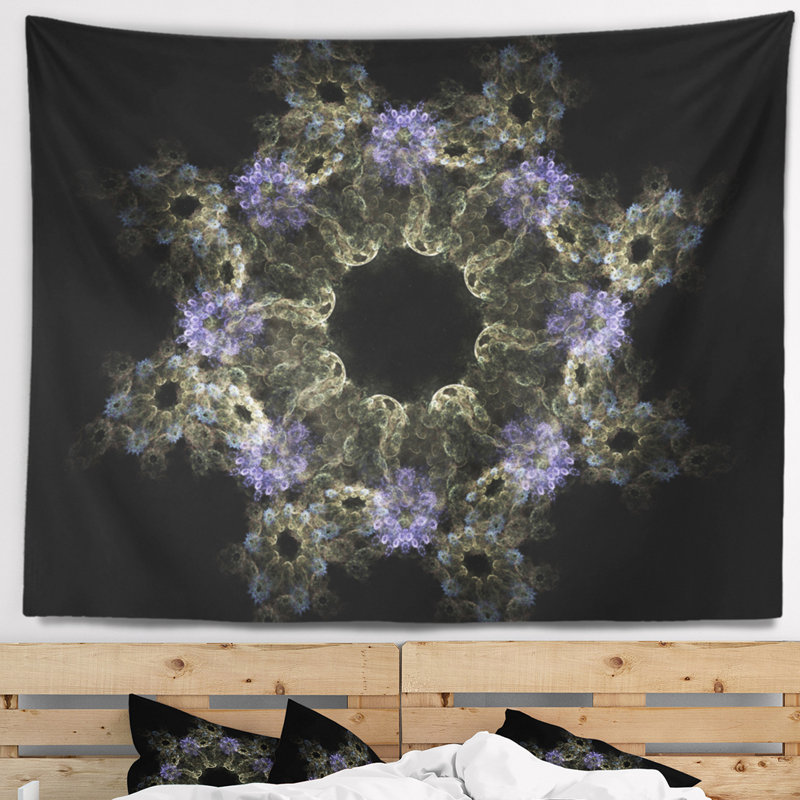 Tapisserie mauve à motif floral, H 32 po x l 39 po