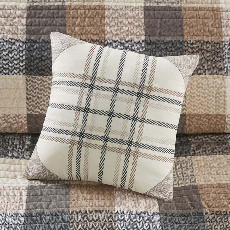 Full Gray Reversible Herringbone Quilt Set with Throw Pillows