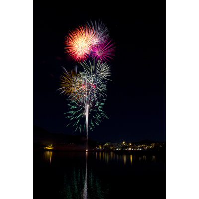 " Fireworks Over Water "