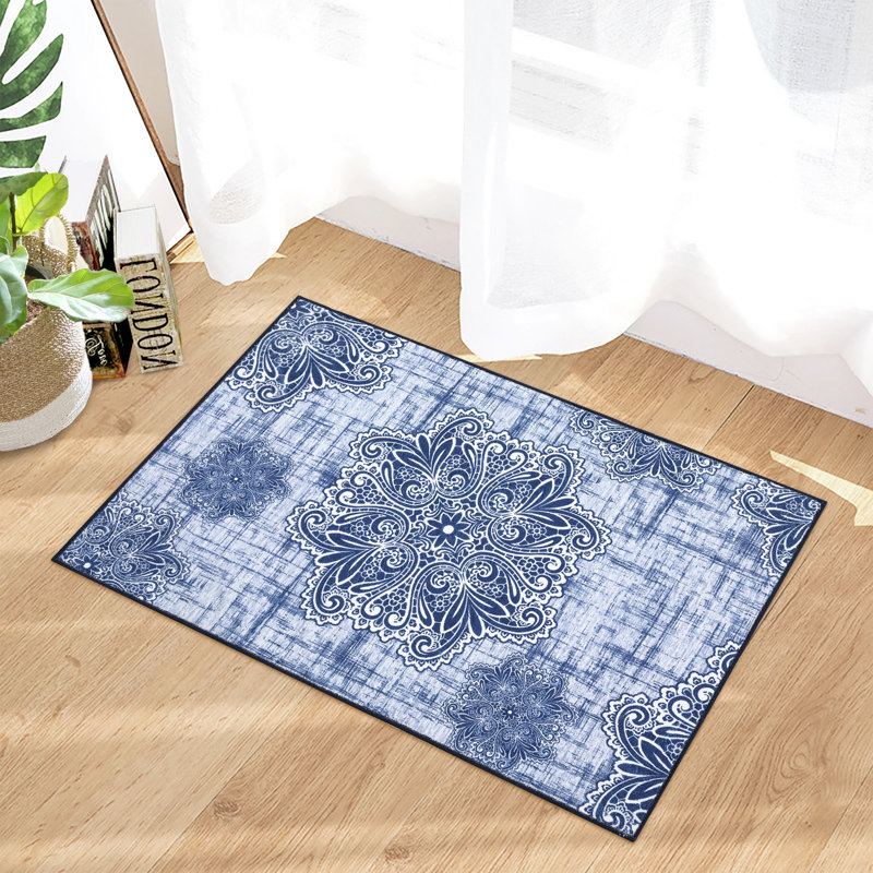 Saliym Washable Floral Indoor Rug, Rectangle 2' x 3'