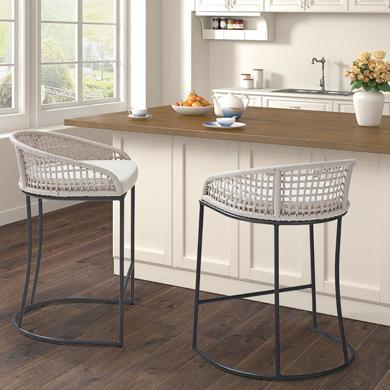 Tabouret de comptoir de 25 po: siège rembourré avec dossier en corde tissée pour un tabouret de véranda chic 25 po: coussin et base élégants