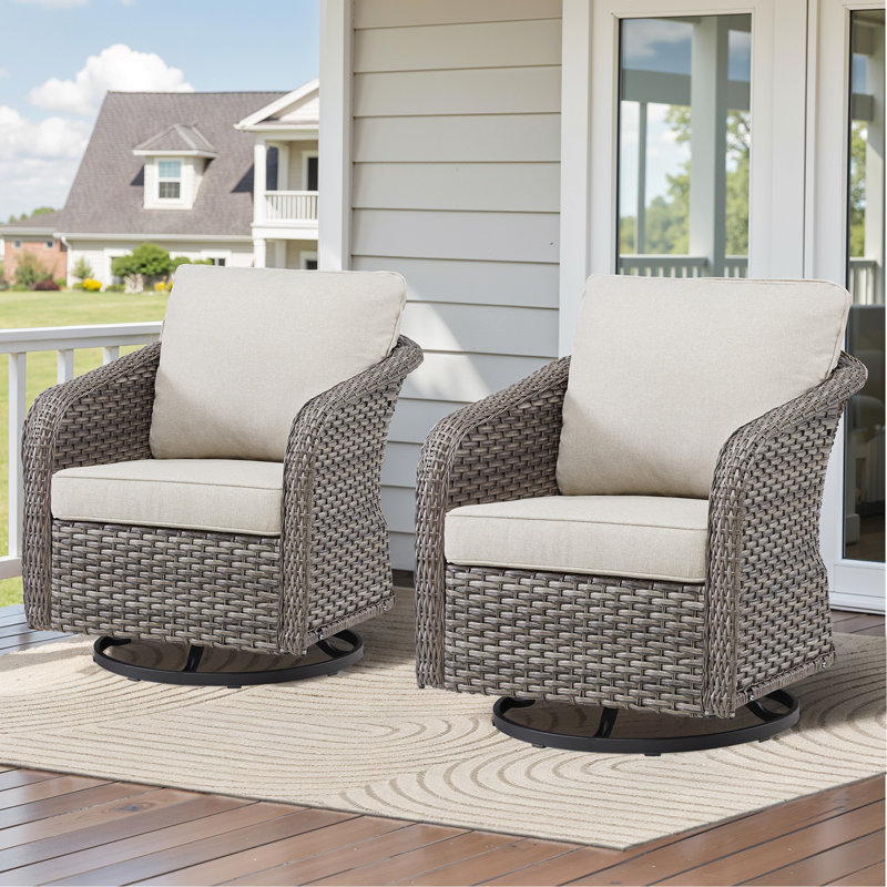 Ensemble de 2 chaises à bascule pivotantes pour l'extérieur en osier de patio avec coussins beiges