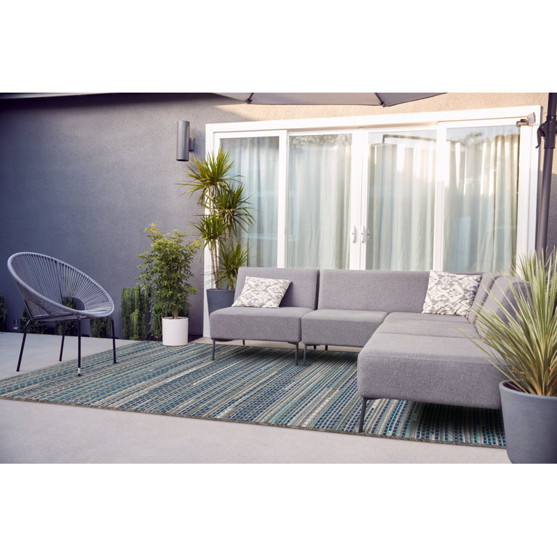 Tapis intérieur/extérieur bleu océan tissé à plat Bewley, Rectangle 5 pi 3 po x 7 pi 7 po