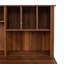 Bureau d'ordinateur à domicile avec huche