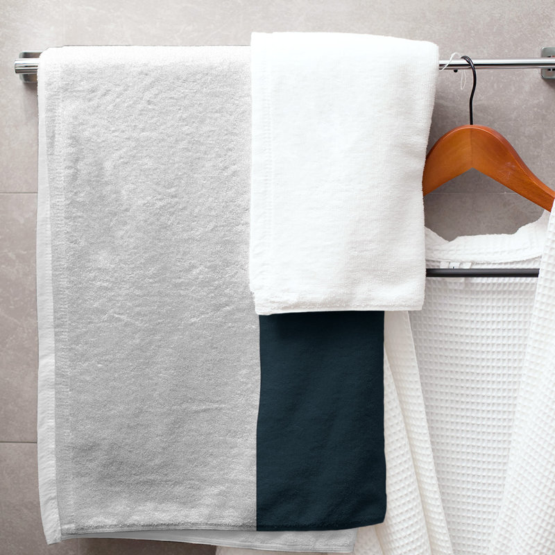Bath Towel, White/Navy Blue