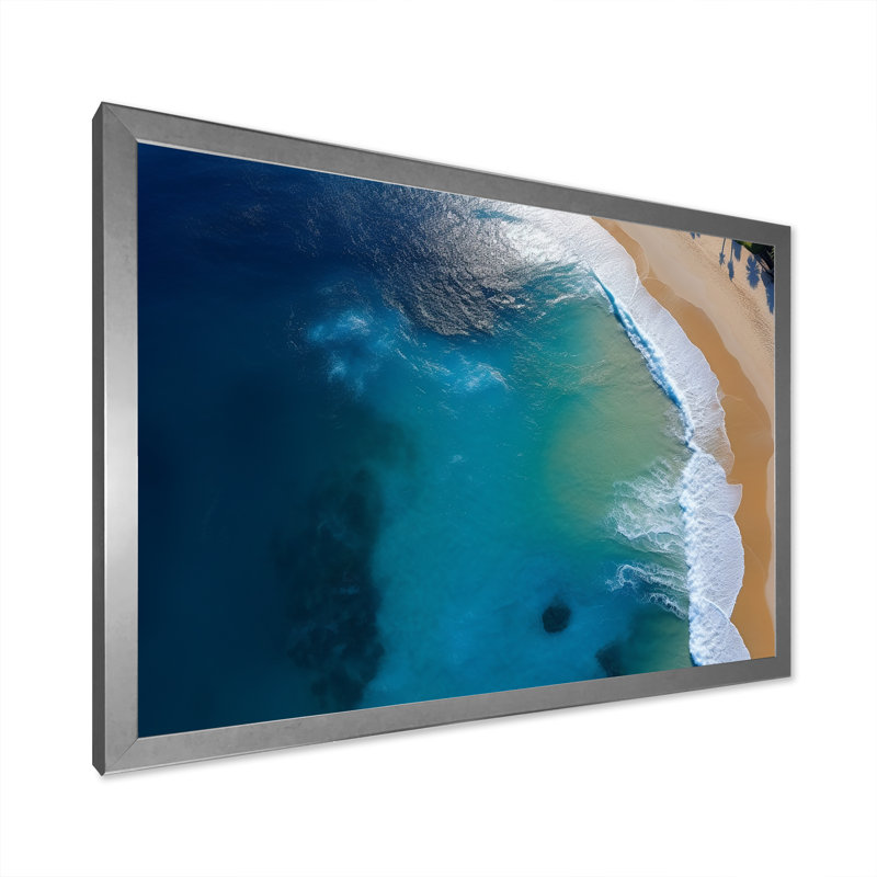 Vue aérienne de la plage côtière I - plage, art mural, Cadre de coin argenté fermé, H 16 po x l 32 po x P 1 po