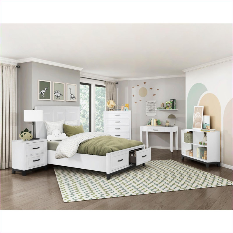 Grand lit plateforme en bois blanc doux avec tiroirs de rangement au pied de lit pour une chambre à coucher résidentielle