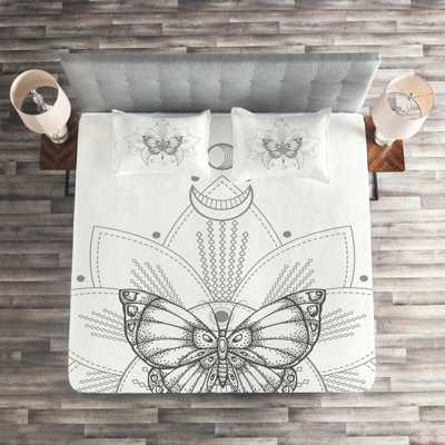 Half Moon Farmhouse / Country Coverlet