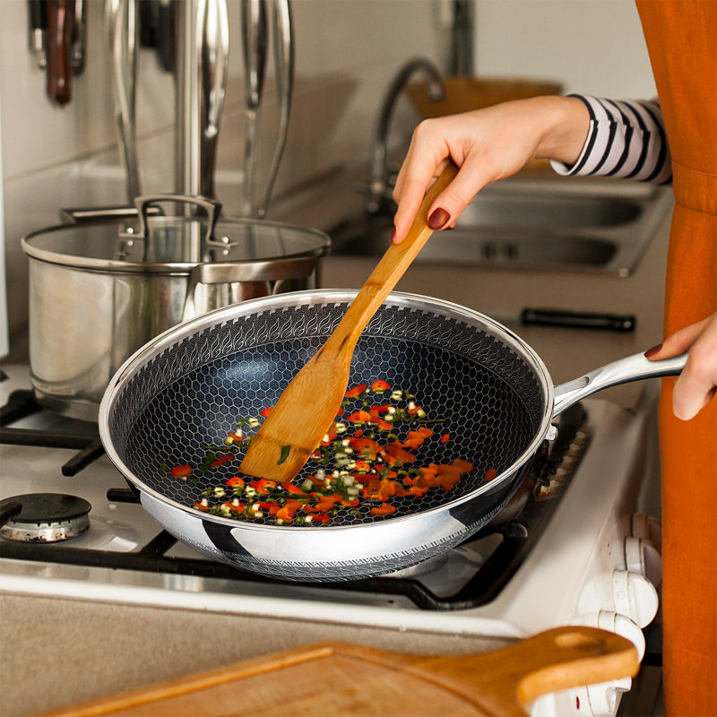 Latitude Run Non-Stick Stainless Steel Wok with Lid