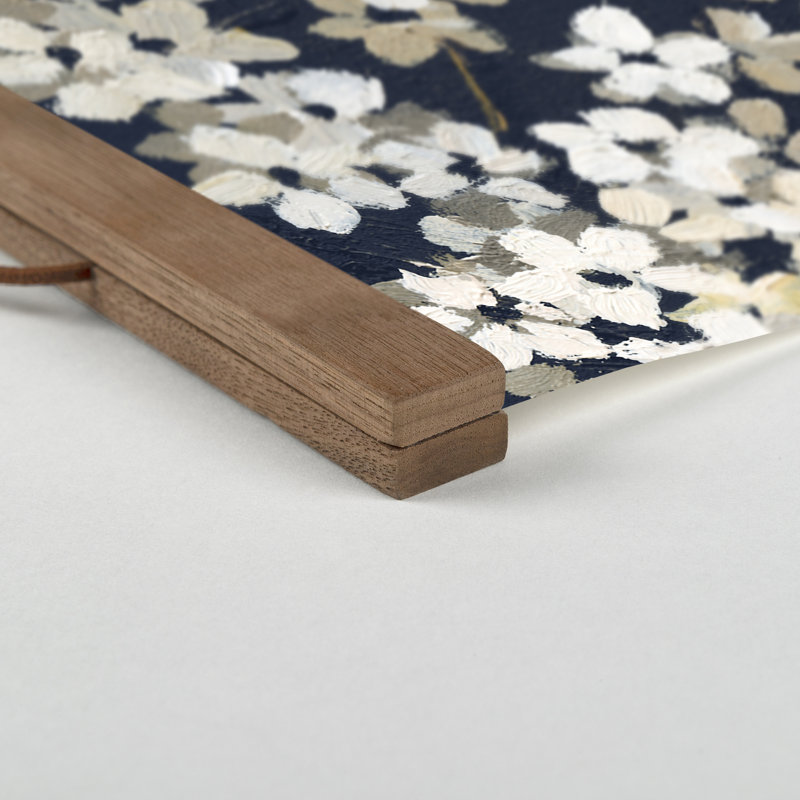 «White Blossoms On», reproduction suspendue sur toile