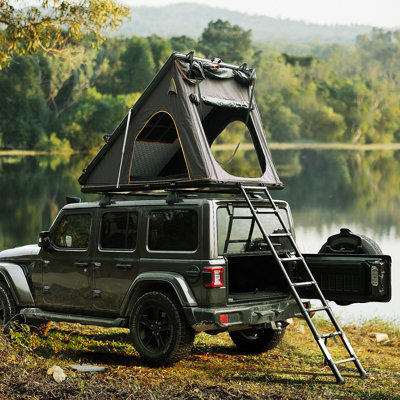 Tente de toit rigide en aluminium Trustmade Scout Max. Toile en poly-coton imperméable UV50 +, matelas en mousse de 2 po, lumière DEL et filets de rangement. Convient à la plupart des barres de toit