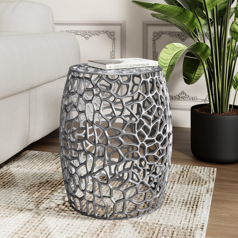 Table de bout cylindrique ronde en aluminium avec motif en maille abstraite complexe, couleur principale nickel, structure stable, pièce de décoration moderne, largeur de 15 pouces, texture unique haute 20,5, finition, rouille - 15 x 15 x 20,5