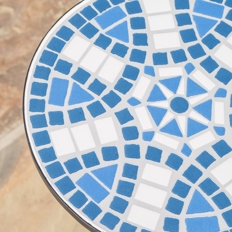 Table de bout d'extérieur ronde avec plateau en mosaïque, pieds en fer courbés - bleu, blanc, noir | Idée de cadeau
