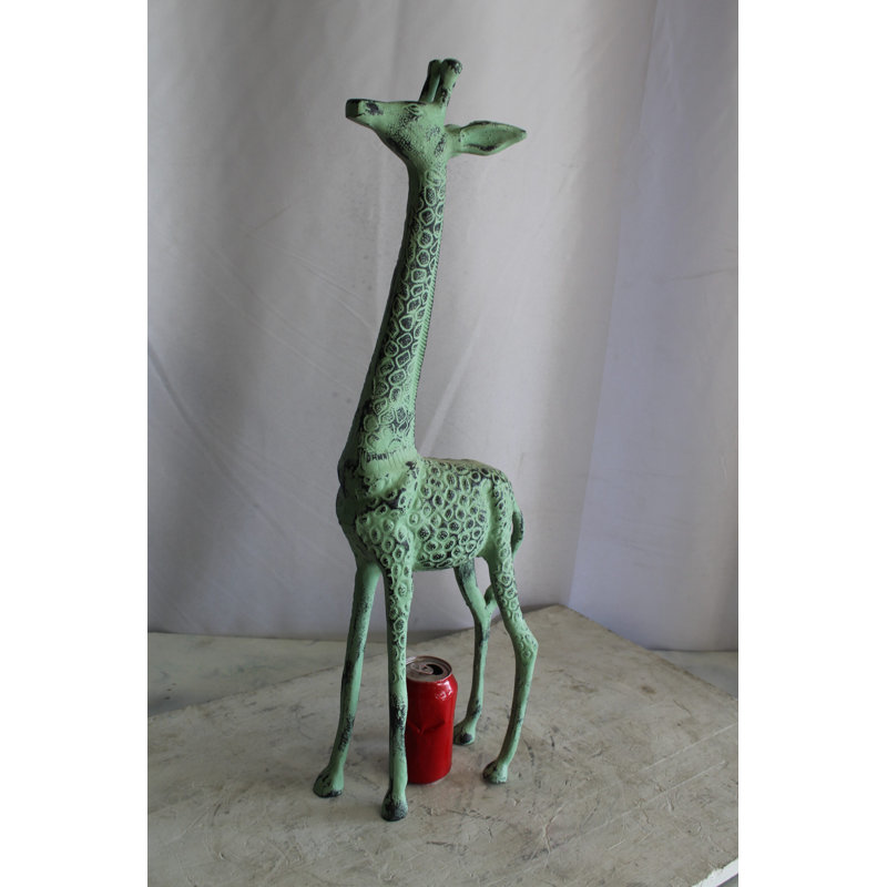 Petite statue de girafe en aluminium avec finition patinée verte Morro 10 po x 4 po x H 27 po Morro