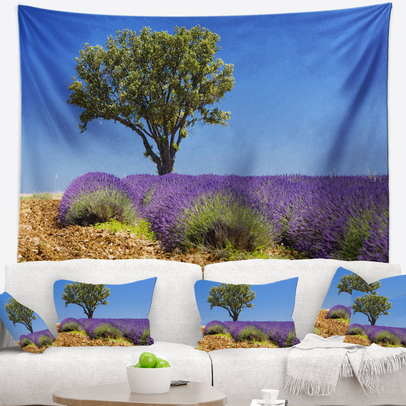 Tapisserie «Lone Green Tree in Lavender Field», H 68 po x l 80 po