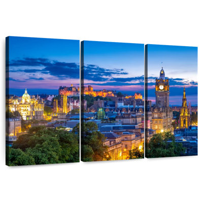 Nicci Edinburgh At Night Time