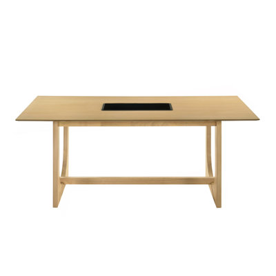 Table de salle à manger rectangulaire exquise à finition naturelle pour espaces élégants