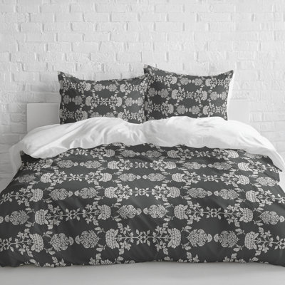 Pia Lightweight Comforter Set