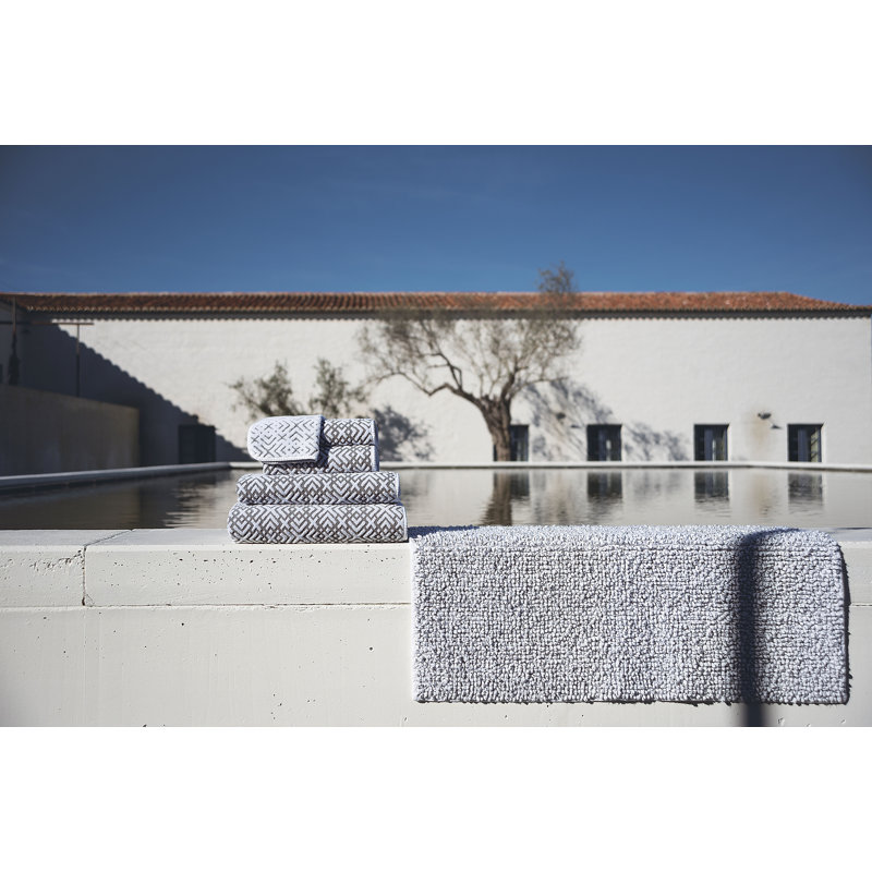 Grafico Bath Rug, 24" W x 39" L