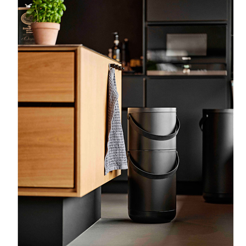 Plastic Manual Lift Kitchen Trash Can, Black, 35 L