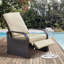 Chaise longue d'extérieur inclinable en aluminium et en osier PE avec coussin pour l'extérieur-446415219-417650627