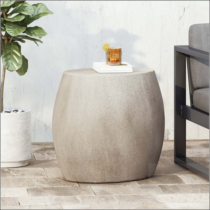 Table d'appoint ovale MGO avec finition en béton lisse