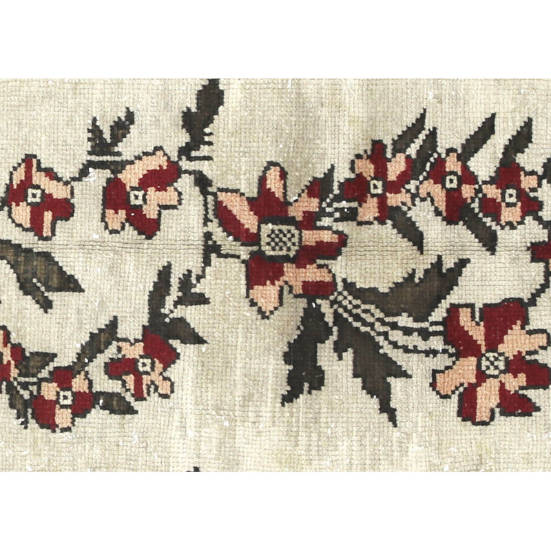 Tapis unique en laine noué à la main beige, rouge et gris des années 1960 de 4 pi 11 po x 8 pi 5 po