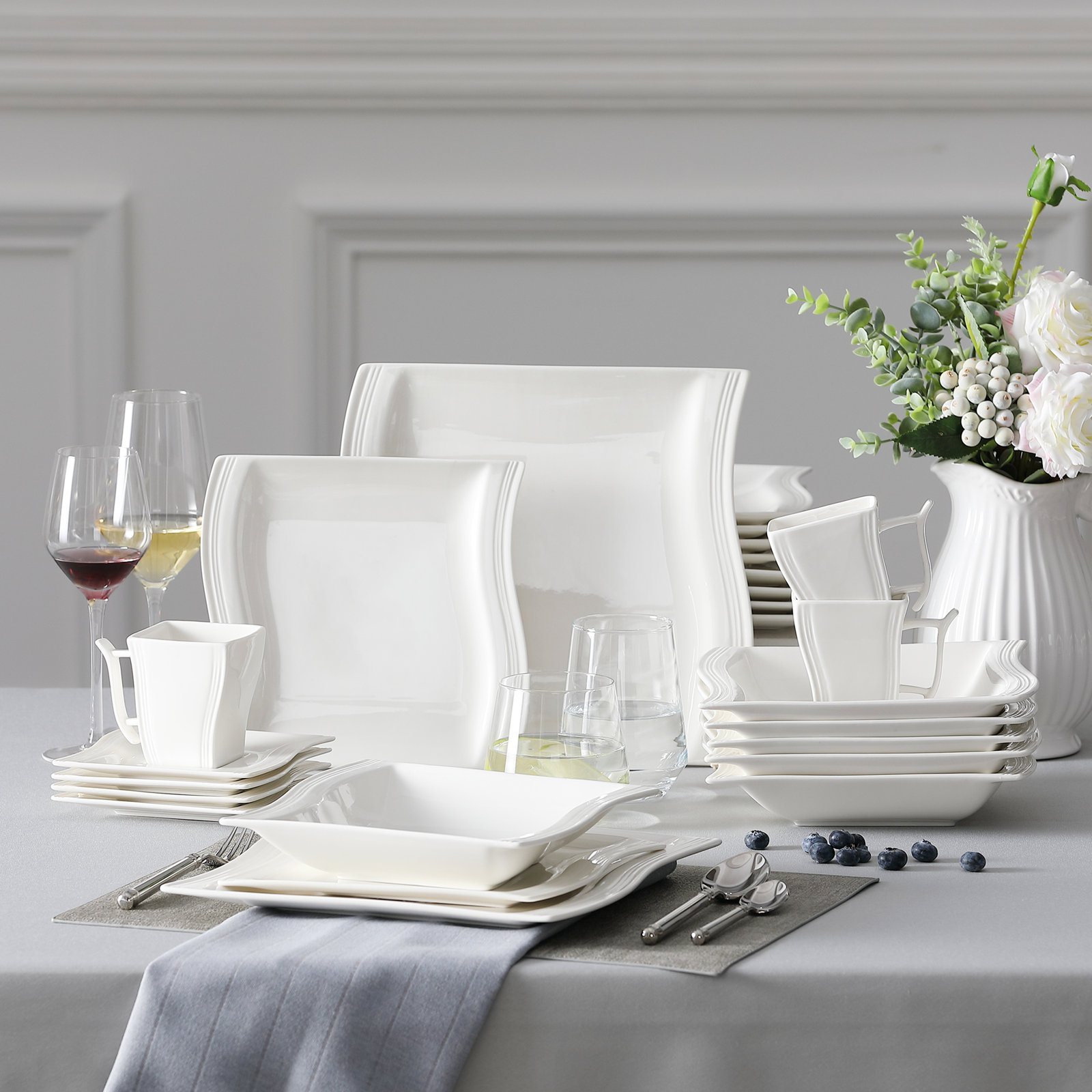 Flora 30 Piece Dinnerware Set