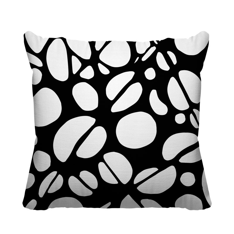 Coussin décoratif intérieur / extérieur Chevy Tribal Abstract, L 15 po x H 15 po, Noir