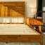Structure de lit grand en bois massif avec tête de lit, lit plateforme scandinave d'une capacité de 800 lb, finition caramel, antidérapant et silencieux, aucun sommier tapissier nécessaire-1633583106-1643714056
