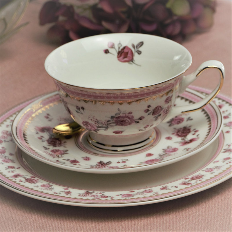 Ensemble de 2 tasses à thé et soucoupes roses PiRose