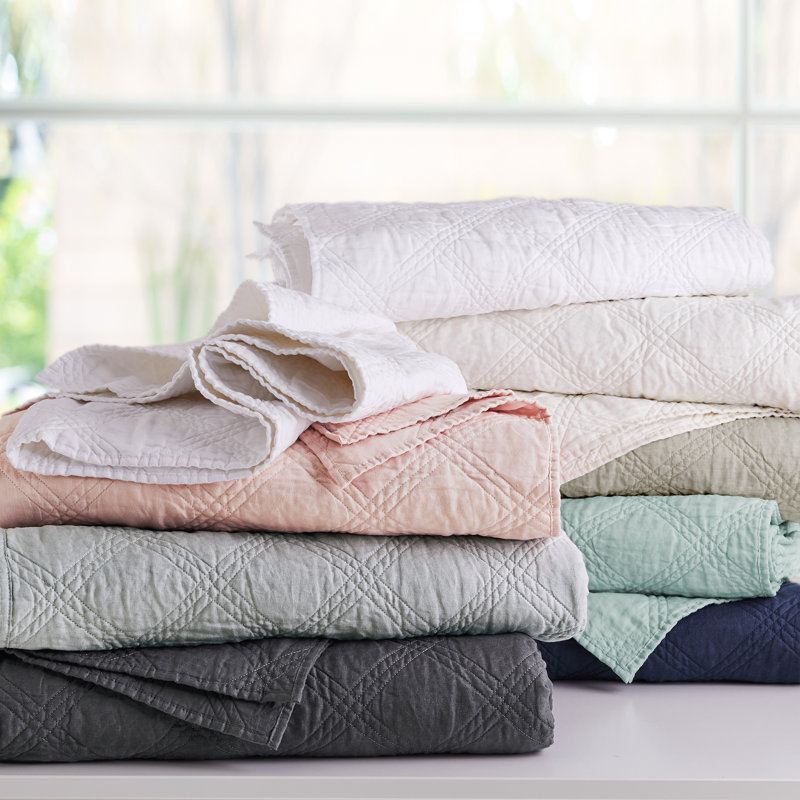 Washed Linen Blush Quilt, Twin Quilt