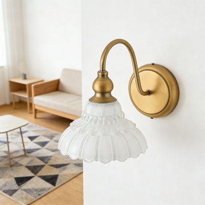 Applique murale moderne noire avec abat-jour en verre à motif pressé, luminaire de meuble-lavabo rétro pour salle de bain, chambre à coucher et décor de maison de campagne, luminaire en métal 1 lumière