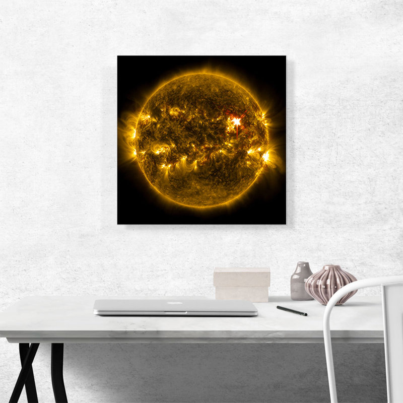 Burning Yellow Sun Star - Reproduction de photo sur toile tendue, H 18 po x l 18 po x 1,5 po