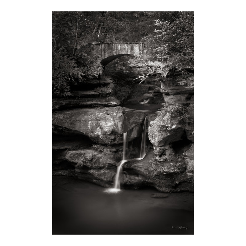 «Upper Falls Old Mans Cave» par Alan Majchrowicz - impression, H 18 po x l 12 po x P 1,25 po, Imprimé à cadre argenté, Non