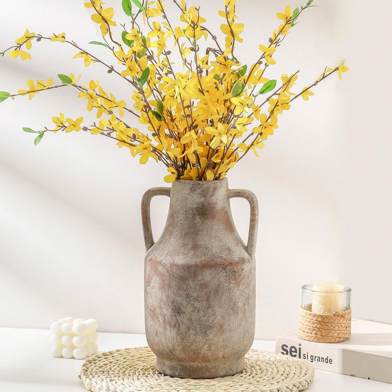 Vase en céramique fabriqué à la main avec poignées