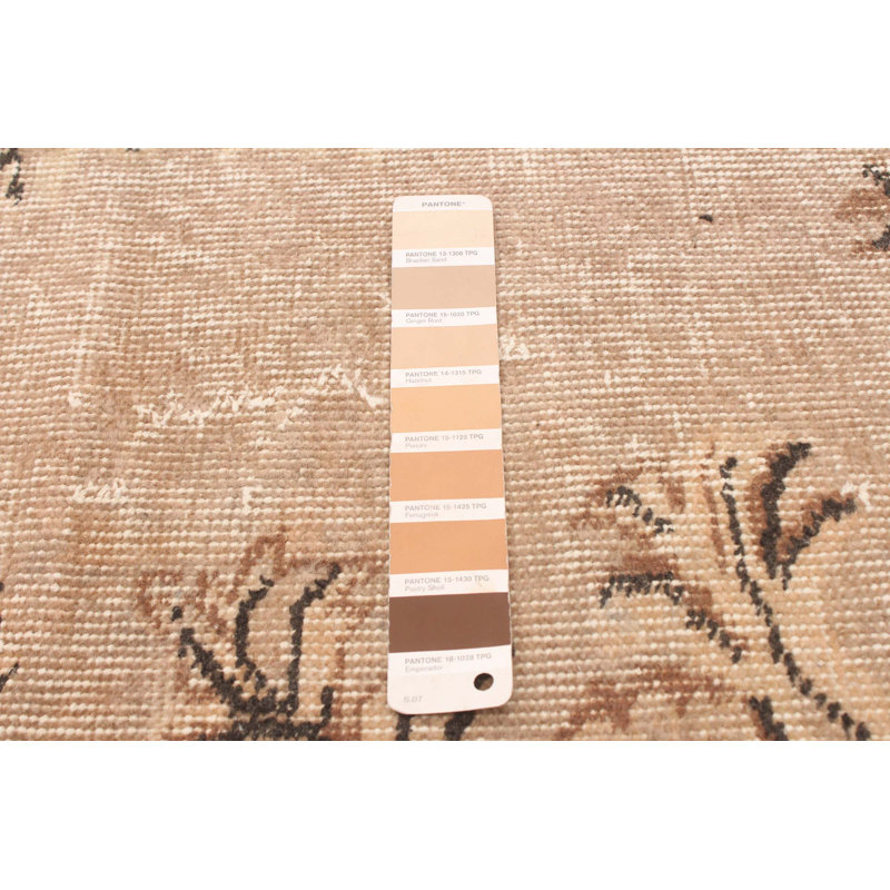 Tapis brun clair Antalya 5 pi 5 po x 8 pi 9 po